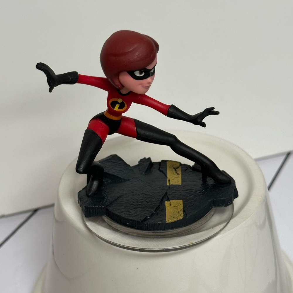 Disney infinity Mrs. Incredible Helen elastic interactive characters figure